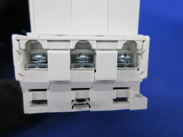 サーキットプロテクタ3P3EE2A CP30-HU
