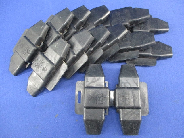 ボルト型コネクタ用カバー22号(7個入) 4C-0166BC