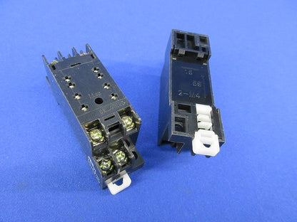 ワンタッチSソケット 表面配線形 2極 スリムコストダウンタイプ(2個入) SM3S-05D