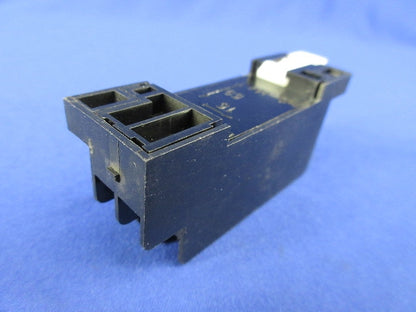 ワンタッチSソケット 表面配線形 2極 スリムコストダウンタイプ(2個入) SM3S-05D