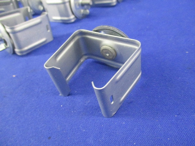 レースウェイ 開口上向き用器具取付金具(12個入) DK1UK-6