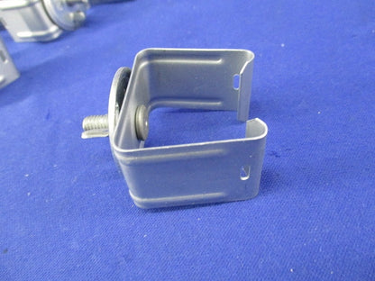 レースウェイ 開口上向き用器具取付金具(12個入) DK1UK-6