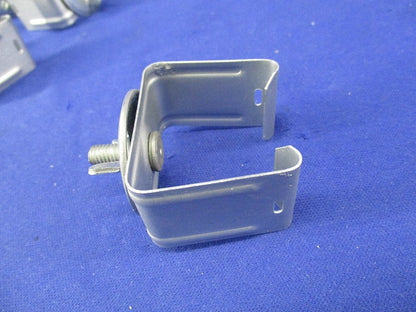 レースウェイ 開口上向き用器具取付金具(12個入) DK1UK-6
