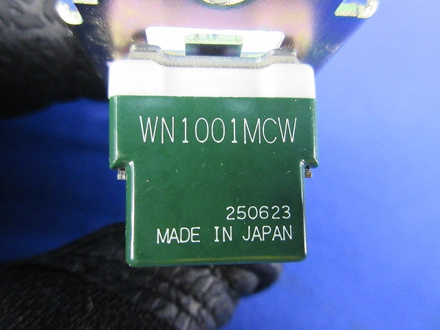 埋込コンセント(取付枠付)(マットセラミックホワイト) WN1001MCW