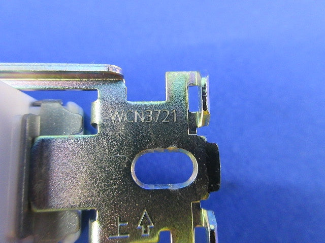 埋込コンセント(取付枠付)(マットセラミックホワイト) WN1001MCW