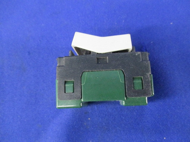 埋込スイッチC3路(マットホワイト) WNS5002W
