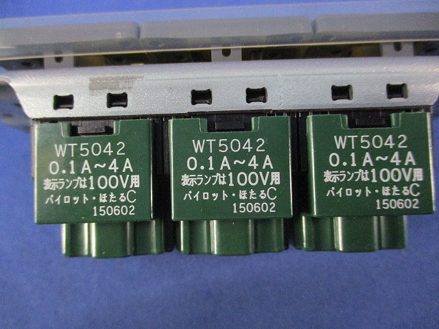 埋込パイロット･ほたるトリプルスイッチC(シルバーグレー) WTT5342S2