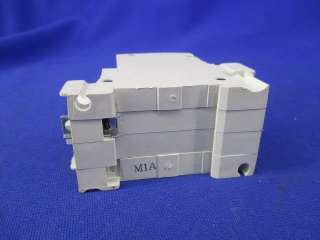 サーキットプロテクタ2P1A CP30-BA