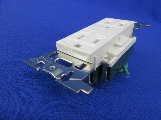 医用埋込アース付ダブルコンセント WN1318K