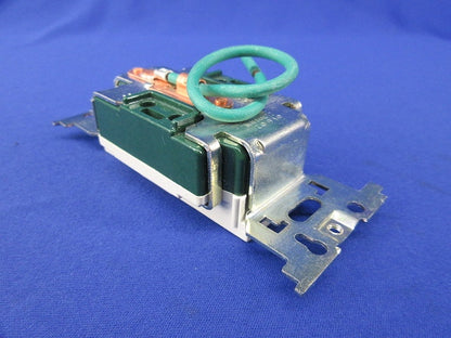 医用埋込アース付ダブルコンセント WN1318K
