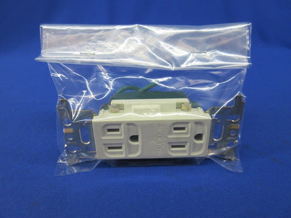 医用埋込アース付ダブルコンセント WN1318K