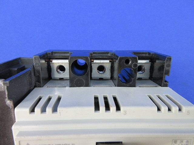 漏電遮断器3P15A(アラームスイッチ付) NV30-CS