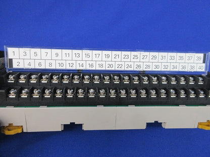 コネクタ端子台変換ユニット XW2B-40G5