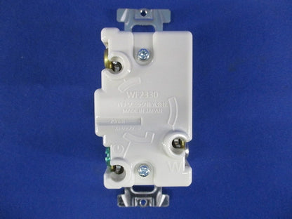 接地2P30A 引掛埋込コンセント ミルキーホワイト WF2330W