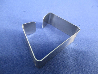 レースウェイ用カバー止め金具(20個入) DF1C