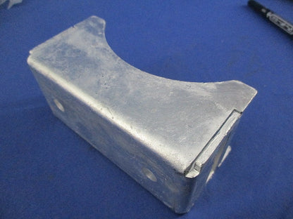 盤用パンーツ コン柱用金具(2個入) CMS-200L