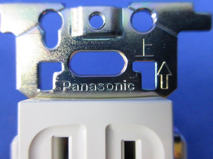 フルカラー医用埋込アース付ダブルコンセント WN13185K