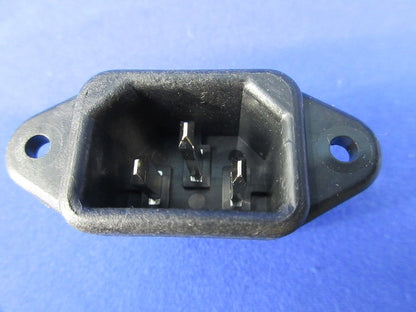 Inlet 4個入 3P / C14タイプ CANNOT ID