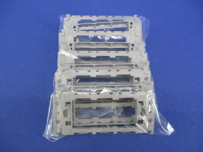 埋込コンセント用絶縁取付枠(9個入) WTL3710