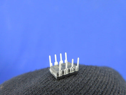I.C. EPC1PC8