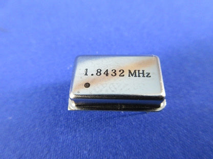 Crystal Filter 3個入 Sx7 1.8432MHz