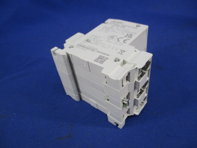 サーキットプロテクタ 3P3A CP30-BA