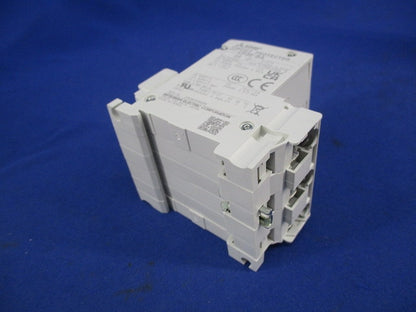 サーキットプロテクタ 3P3A CP30-BA