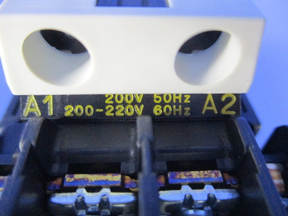交流操作形電磁開閉器 200V 12-18A SK18AW-201K012