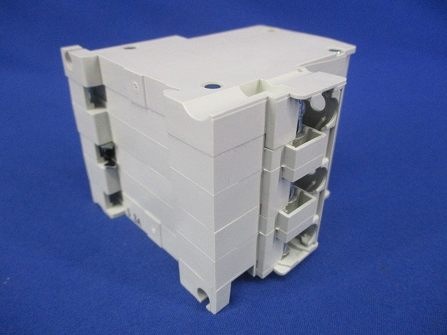 サーキットプロテクタ 3P3E3A CP30-BA3P3E3A