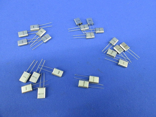 Crystal Unit 22個入 HC-49/U 4.000MHz