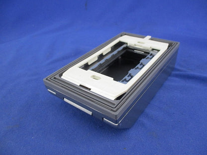 金属ガードプレートコンセント3コ用 WTF7873K
