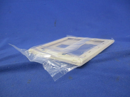 コンセントプレート 4コ用(3コ+1コ用)(6枚入) WTL7074F