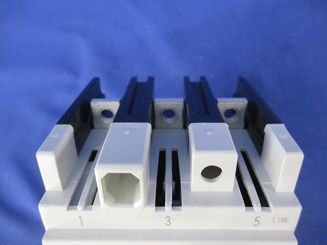 制御盤用ノーヒューズ遮断器3P40A NF50-FA