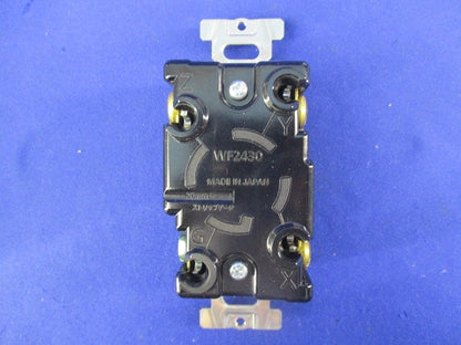 引掛埋込コンセント WF2430