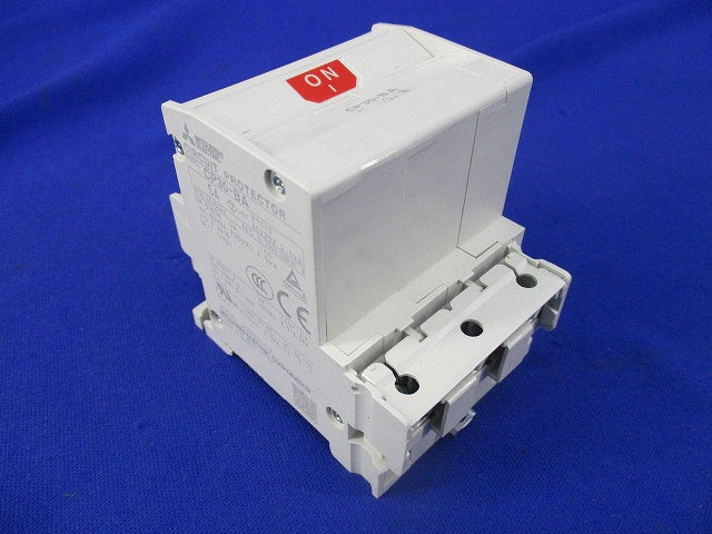 サーキットプロテクタ 3P5A CP30-BA