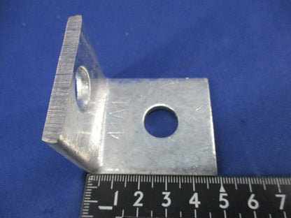 ダクターチャンネル壁面振れ止め金具(6個入) 41A1