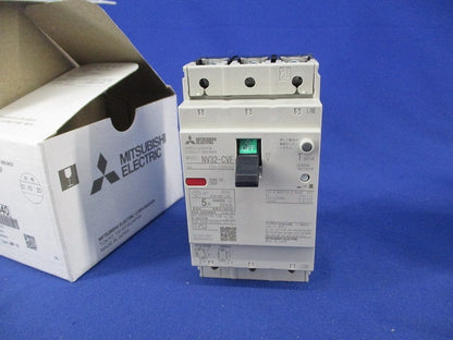 漏電ブレーカ3P5A(ビス１個不足) NV32-CVF