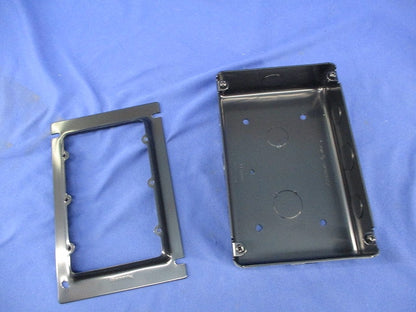 塗装3コ用スイッチボックス(塗代カバー付) DS4913B