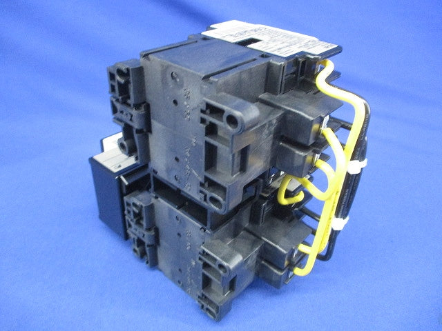 可逆形電磁開閉器 200V 0.48-0.72A 1a1b SW-05RM