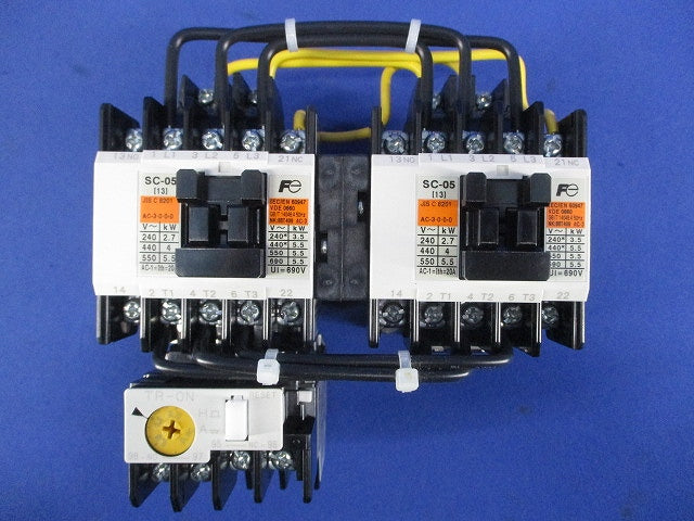 可逆形電磁開閉器 200V 0.48-0.72A 1a1b SW-05RM