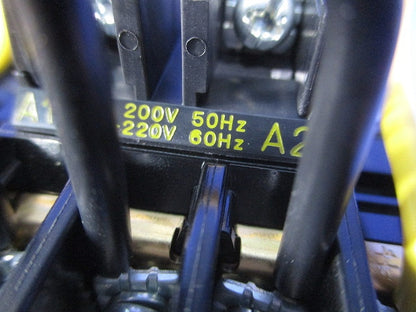 可逆形電磁開閉器 200V 0.48-0.72A 1a1b SW-05RM