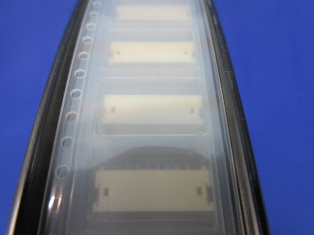 Connector 1000個入 S8B-ZR-SM4A-TF