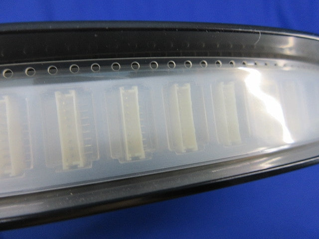 Connector 1000個入 B8B-ZR-SM4-TF