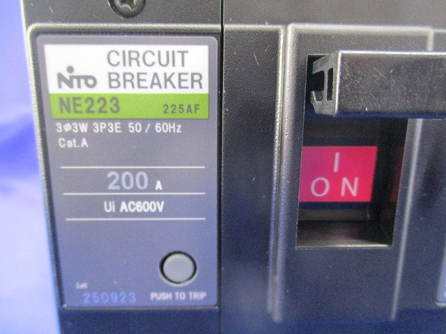 サーキットブレーカ3P3E200A(プレート付) NE223