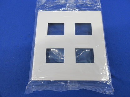 コンセントプレート4コ用(4個入)(ホワイト)(新品未開封) WTF8004