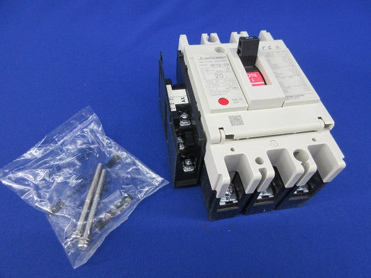 ノーヒューズブレーカ3P20A NF32-SW