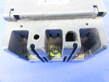 ノーヒューズ遮断器 WSシリーズ 高遮断容量形 NF50-HP 3P 30A(ジャンク品) NF50-HP