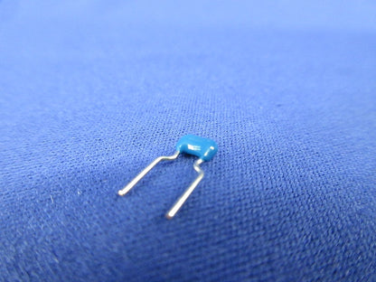 セラミックコンデンサ 100個入 FK26 C0G 1H 561J