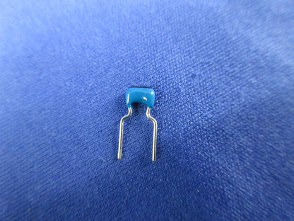 セラミックコンデンサ 100個入 FK26 C0G 1H 561J