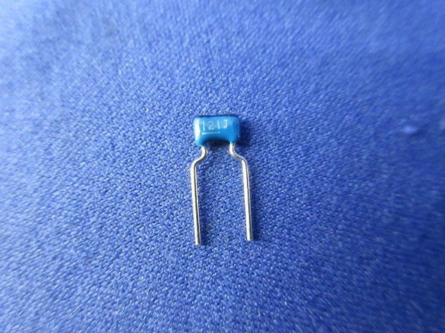 セラミックコンデンサ 100個入 FK26 C0G 1H 121J
